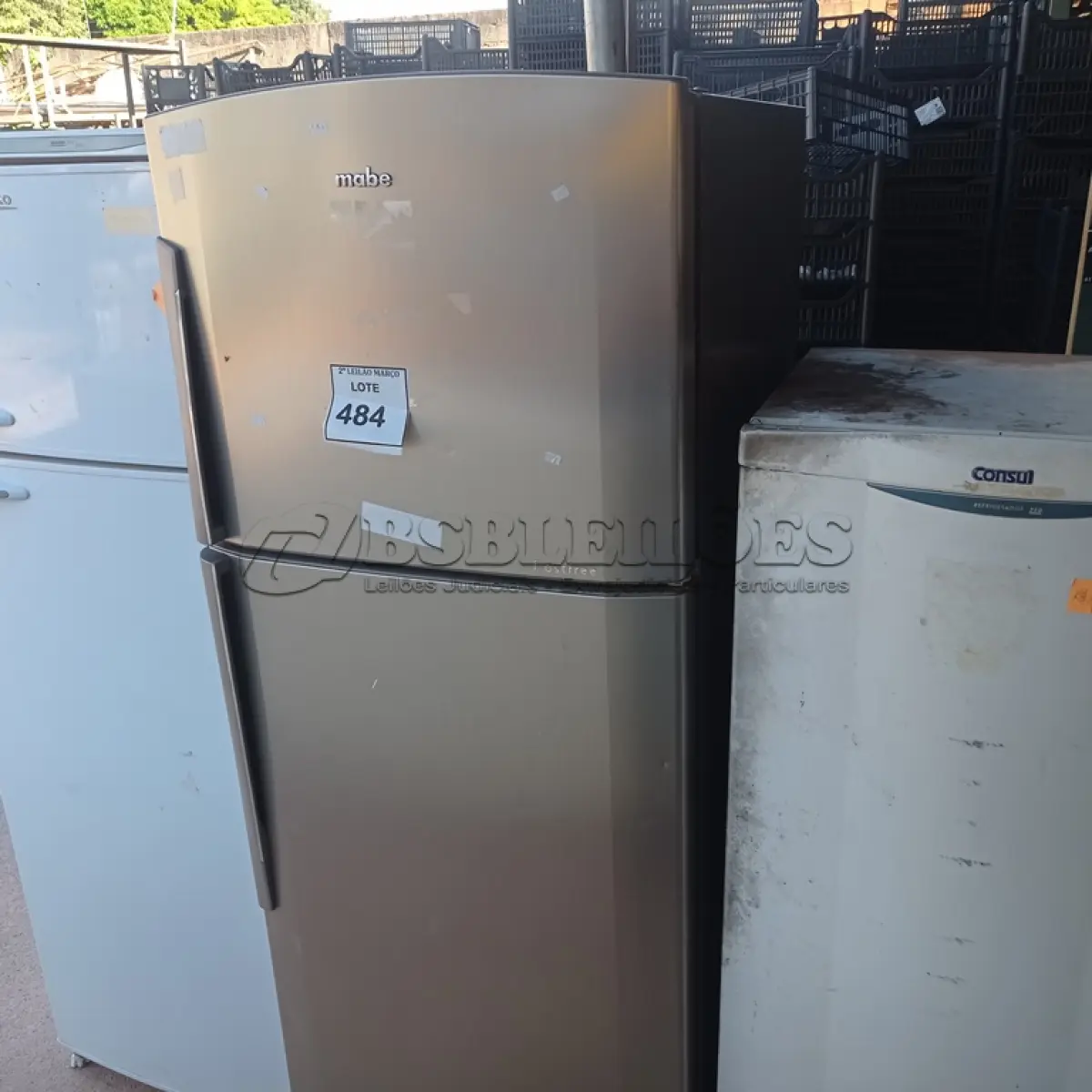 LOTE 484 - 03 GELADEIRAS MARCAS E MODELOS DIVERSOS C/AVARIAS. (NO ESTADO) ATENÇÃO! FAZER A VISITAÇÃO ANTES DE ARREMATAR, NÃO SABEMOS SE FUNCIONA. LEILÃO NÃO TEM GARANTIA E NEM DEVOLUÇÃO, SUJEITO A POSSÍVEIS AVARIAS VISÍVEIS/OCULTAS E/OU AUSÊNCIA DE COMPONENTES.