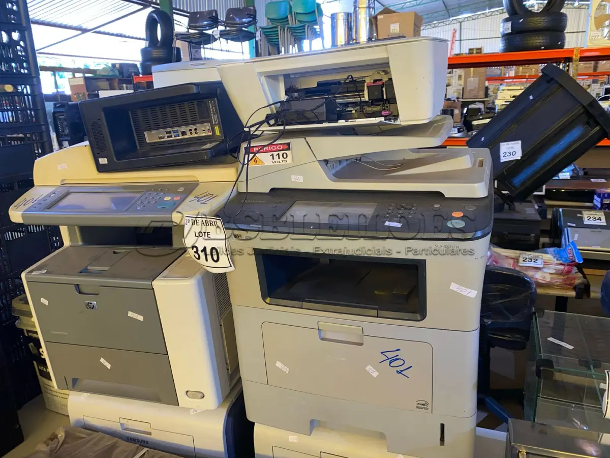 LOTE 310 - 02 IMPRESSORAS MARCA SAMSUNG E 01 CPU MARCA CCE COM AVARIAS. (NO ESTADO) ATENÇÃO! FAZER A VISITAÇÃO ANTES DE ARREMATAR, NÃO SABEMOS SE FUNCIONA. LEILÃO NÃO TEM GARANTIA E NEM DEVOLUÇÃO, SUJEITO A POSSÍVEIS AVARIAS VISÍVEIS/OCULTAS E/OU AUSÊNCIA DE COMPONENTES.