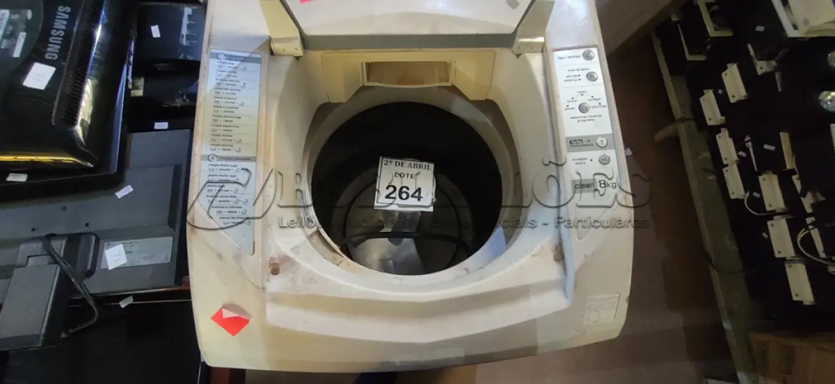 LOTE 264 - 01 MÁQUINA DE LAVAR ROUPAS BRASTEMP 8KG 127VOLTS. (NO ESTADO) ATENÇÃO! FAZER A VISITAÇÃO ANTES DE ARREMATAR, NÃO SABEMOS SE FUNCIONA. LEILÃO NÃO TEM GARANTIA E NEM DEVOLUÇÃO, SUJEITO A POSSÍVEIS AVARIAS VISÍVEIS/OCULTAS E/OU AUSÊNCIA DE COMPONENTES.