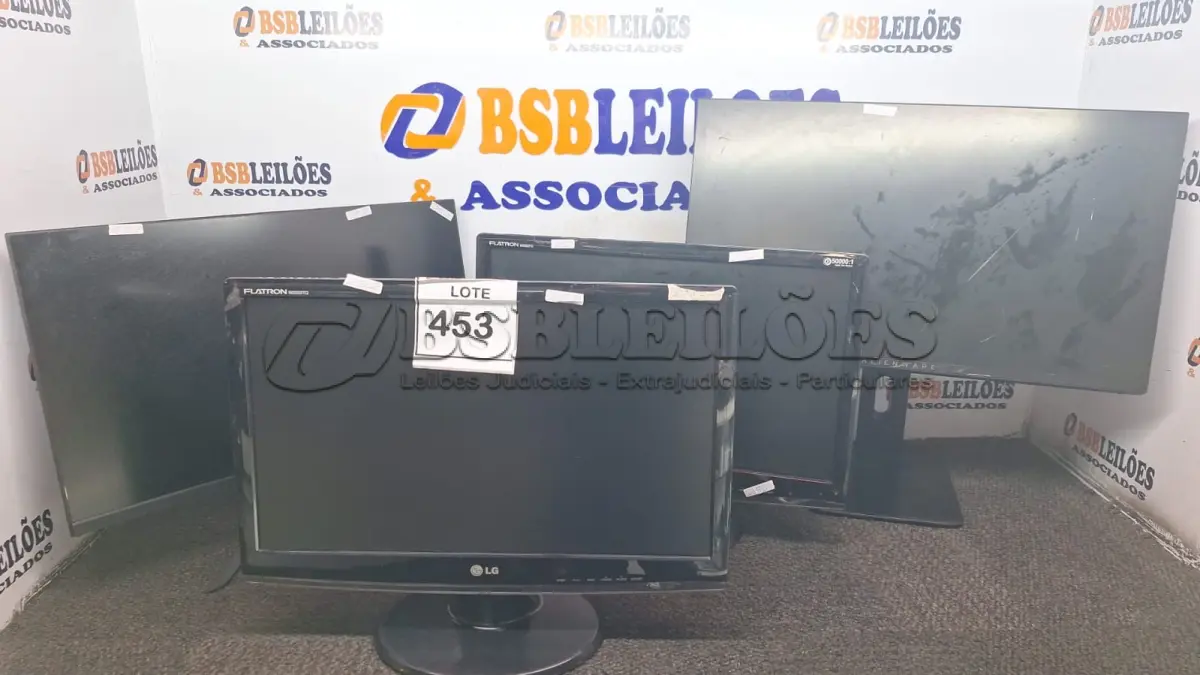 LOTE 453 - 04 MONITORES LCD MARCAS E MODELOS DIVERSOS C/AVARIAS. (NO ESTADO) ATENÇÃO! FAZER A VISITAÇÃO ANTES DE ARREMATAR, NÃO SABEMOS SE FUNCIONA. LEILÃO NÃO TEM GARANTIA E NEM DEVOLUÇÃO, SUJEITO A POSSÍVEIS AVARIAS VISÍVEIS/OCULTAS E/OU AUSÊNCIA DE COMPONENTES.