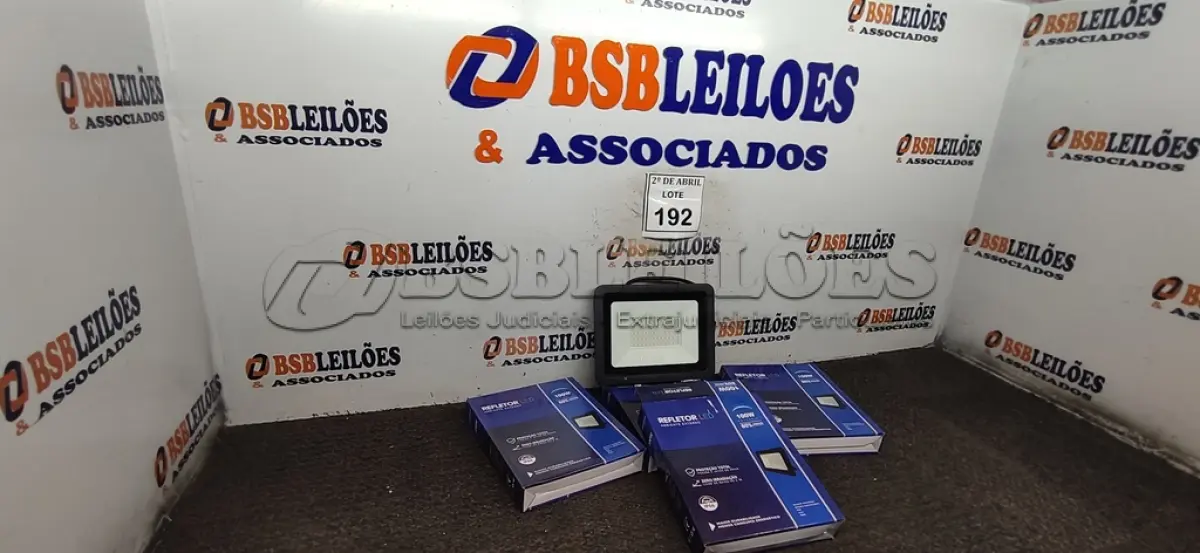 LOTE 192 - 05 REFLETORES DE LED 100W.(NOVO) (NO ESTADO) ATENÇÃO! FAZER A VISITAÇÃO ANTES DE ARREMATAR, NÃO SABEMOS SE FUNCIONA. LEILÃO NÃO TEM GARANTIA E NEM DEVOLUÇÃO, SUJEITO A POSSÍVEIS AVARIAS VISÍVEIS/OCULTAS E/OU AUSÊNCIA DE COMPONENTES.