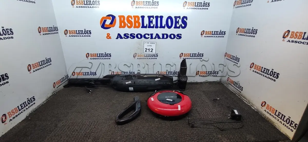 LOTE 212 - 01 ASPIRADOR DE PÓ PHILCO,01 ASPIRADOR DE PÓ ROBÔ E 01 VENTILADOR. (NO ESTADO) ATENÇÃO! FAZER A VISITAÇÃO ANTES DE ARREMATAR, NÃO SABEMOS SE FUNCIONA. LEILÃO NÃO TEM GARANTIA E NEM DEVOLUÇÃO, SUJEITO A POSSÍVEIS AVARIAS VISÍVEIS/OCULTAS E/OU AUSÊNCIA DE COMPONENTES.