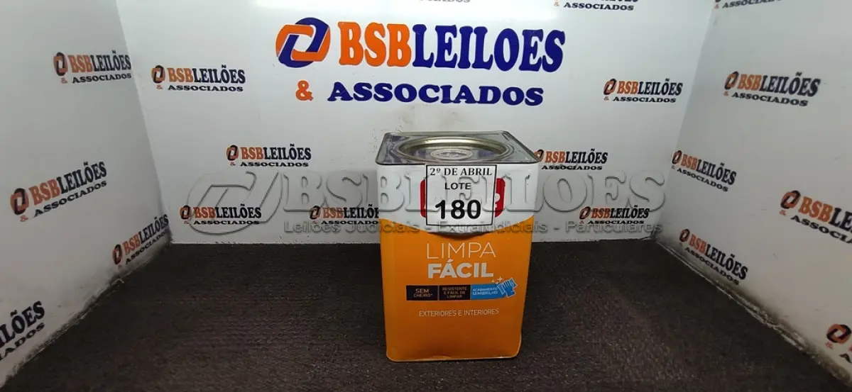 LOTE 180 - 01 LATA DE TINTA BASE C/ LIMPA FÁCIL IQUINE 18 L. (NO ESTADO) ATENÇÃO! FAZER A VISITAÇÃO ANTES DE ARREMATAR, NÃO SABEMOS SE FUNCIONA. LEILÃO NÃO TEM GARANTIA E NEM DEVOLUÇÃO, SUJEITO A POSSÍVEIS AVARIAS VISÍVEIS/OCULTAS E/OU AUSÊNCIA DE COMPONENTES.