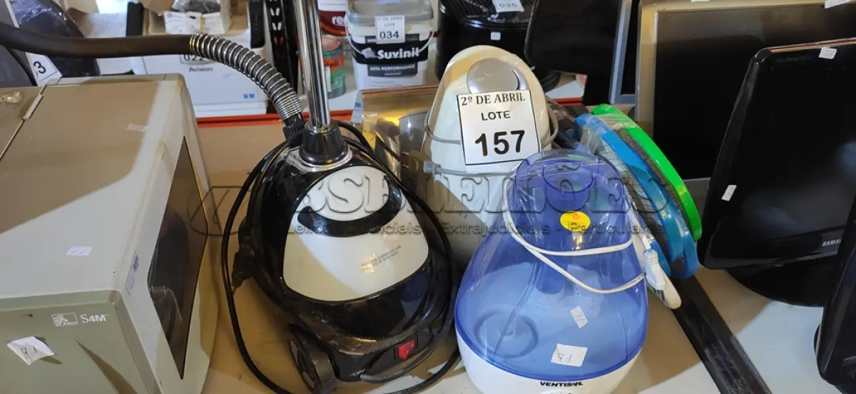 LOTE 157 - 01 LOTE COM RAQUETES PARA MOSQUITO, UMIDIFICADORES, SOPRADOR DE MÃOS. (NO ESTADO) ATENÇÃO! FAZER A VISITAÇÃO ANTES DE ARREMATAR, NÃO SABEMOS SE FUNCIONA. LEILÃO NÃO TEM GARANTIA E NEM DEVOLUÇÃO, SUJEITO A POSSÍVEIS AVARIAS VISÍVEIS/OCULTAS E/OU AUSÊNCIA DE COMPONENTES.