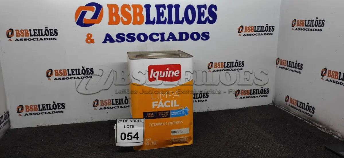 LOTE 054 - 01 LATA DE TINTA BASE C LIMPA FÁCIL IQUINE 18 L. (NO ESTADO) ATENÇÃO! FAZER A VISITAÇÃO ANTES DE ARREMATAR, NÃO SABEMOS SE FUNCIONA. LEILÃO NÃO TEM GARANTIA E NEM DEVOLUÇÃO, SUJEITO A POSSÍVEIS AVARIAS VISÍVEIS/OCULTAS E/OU AUSÊNCIA DE COMPONENTES.