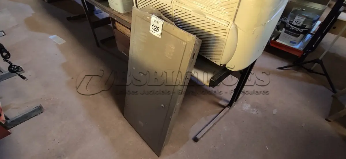 LOTE 126 - 01 QUADRO ELÉTRICO. (NO ESTADO) ATENÇÃO! FAZER A VISITAÇÃO ANTES DE ARREMATAR, NÃO SABEMOS SE FUNCIONA. LEILÃO NÃO TEM GARANTIA E NEM DEVOLUÇÃO, SUJEITO A POSSÍVEIS AVARIAS VISÍVEIS/OCULTAS E/OU AUSÊNCIA DE COMPONENTES.