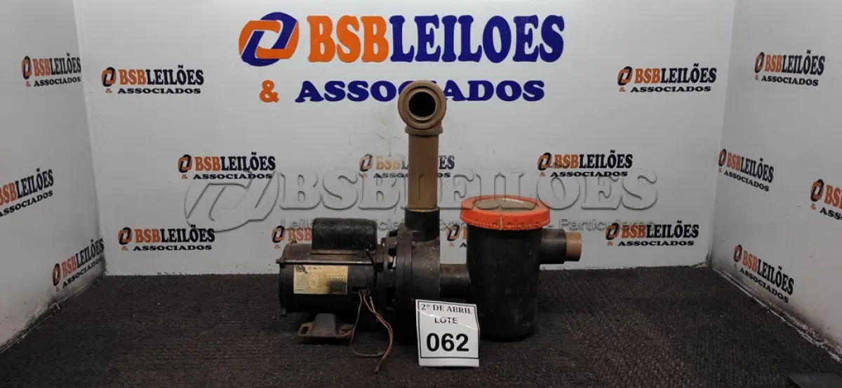 LOTE 062 - 01 BOMBA D’ÁGUA. (NO ESTADO) ATENÇÃO! FAZER A VISITAÇÃO ANTES DE ARREMATAR, NÃO SABEMOS SE FUNCIONA. LEILÃO NÃO TEM GARANTIA E NEM DEVOLUÇÃO, SUJEITO A POSSÍVEIS AVARIAS VISÍVEIS/OCULTAS E/OU AUSÊNCIA DE COMPONENTES.