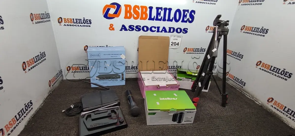 LOTE 204 - 01 LOTE COM SENSORES DE ALARME, DVD, TRIPE PRA CÂMERA. (NO ESTADO) ATENÇÃO! FAZER A VISITAÇÃO ANTES DE ARREMATAR, NÃO SABEMOS SE FUNCIONA. LEILÃO NÃO TEM GARANTIA E NEM DEVOLUÇÃO, SUJEITO A POSSÍVEIS AVARIAS VISÍVEIS/OCULTAS E/OU AUSÊNCIA DE COMPONENTES.