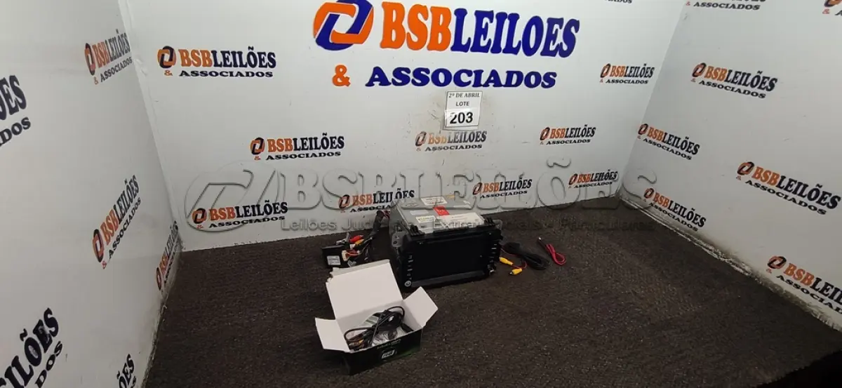 LOTE 203 - 01 CENTRAL MULTIMÍDIA WINGS PLAY 2. (NO ESTADO) ATENÇÃO! FAZER A VISITAÇÃO ANTES DE ARREMATAR, NÃO SABEMOS SE FUNCIONA. LEILÃO NÃO TEM GARANTIA E NEM DEVOLUÇÃO, SUJEITO A POSSÍVEIS AVARIAS VISÍVEIS/OCULTAS E/OU AUSÊNCIA DE COMPONENTES.