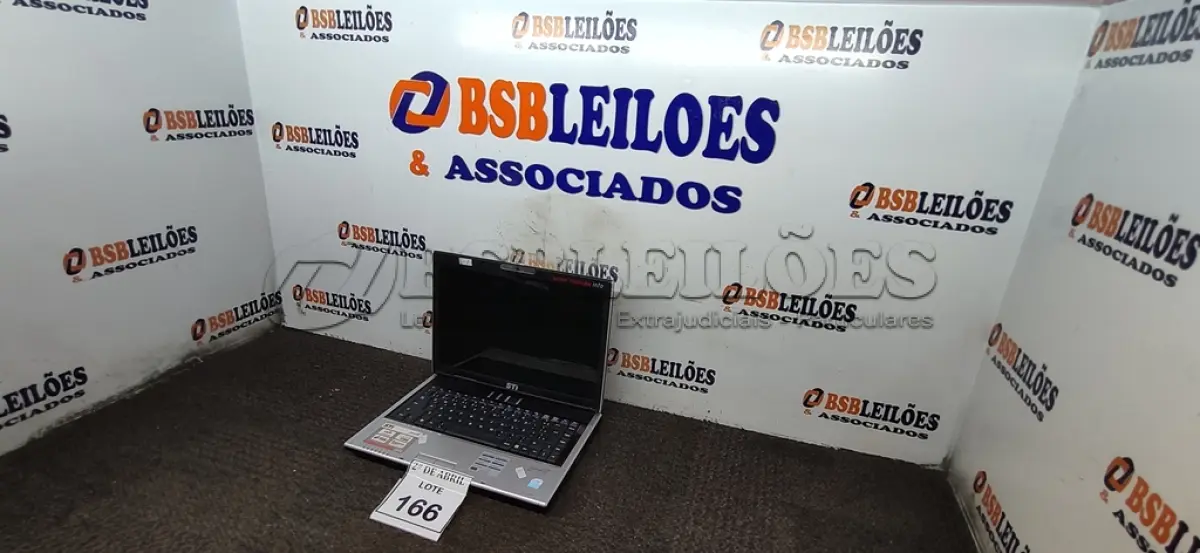 LOTE 166 - 01 NOTEBOOK SEMP TOSHIBA SEM FONTE.  (NO ESTADO) ATENÇÃO! FAZER A VISITAÇÃO ANTES DE ARREMATAR, NÃO SABEMOS SE FUNCIONA. LEILÃO NÃO TEM GARANTIA E NEM DEVOLUÇÃO, SUJEITO A POSSÍVEIS AVARIAS VISÍVEIS/OCULTAS E/OU AUSÊNCIA DE COMPONENTES.