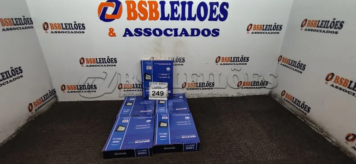 LOTE 249 - 05 REFLETORES DE LED 100W. (NOVO) (NO ESTADO) ATENÇÃO! FAZER A VISITAÇÃO ANTES DE ARREMATAR, NÃO SABEMOS SE FUNCIONA. LEILÃO NÃO TEM GARANTIA E NEM DEVOLUÇÃO, SUJEITO A POSSÍVEIS AVARIAS VISÍVEIS/OCULTAS E/OU AUSÊNCIA DE COMPONENTES.
