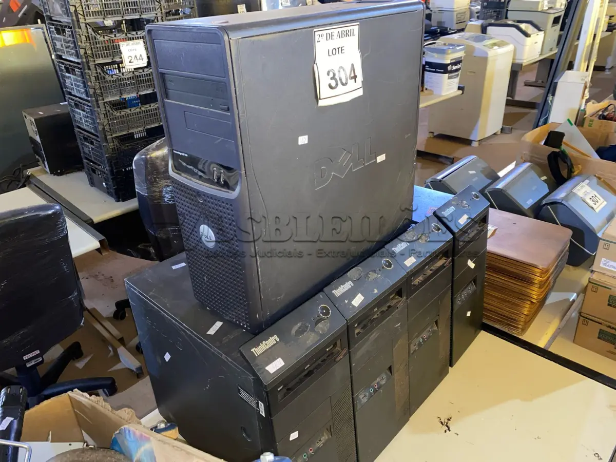 LOTE 304 - 05 CPUS DELL. (NO ESTADO) ATENÇÃO! FAZER A VISITAÇÃO ANTES DE ARREMATAR, NÃO SABEMOS SE FUNCIONA. LEILÃO NÃO TEM GARANTIA E NEM DEVOLUÇÃO, SUJEITO A POSSÍVEIS AVARIAS VISÍVEIS/OCULTAS E/OU AUSÊNCIA DE COMPONENTES.