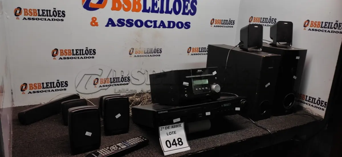 LOTE 048 - 01 HOME THEATHER SAMSUNG. (NO ESTADO) ATENÇÃO! FAZER A VISITAÇÃO ANTES DE ARREMATAR, NÃO SABEMOS SE FUNCIONA. LEILÃO NÃO TEM GARANTIA E NEM DEVOLUÇÃO, SUJEITO A POSSÍVEIS AVARIAS VISÍVEIS/OCULTAS E/OU AUSÊNCIA DE COMPONENTES.