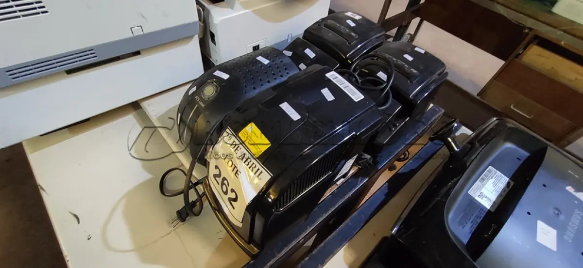 LOTE 262 - 02 IMPRESSORAS TÉRMICAS NÃO FISCAIS E 02 ESTABILIZADORES. (NO ESTADO) ATENÇÃO! FAZER A VISITAÇÃO ANTES DE ARREMATAR, NÃO SABEMOS SE FUNCIONA. LEILÃO NÃO TEM GARANTIA E NEM DEVOLUÇÃO, SUJEITO A POSSÍVEIS AVARIAS VISÍVEIS/OCULTAS E/OU AUSÊNCIA DE COMPONENTES.