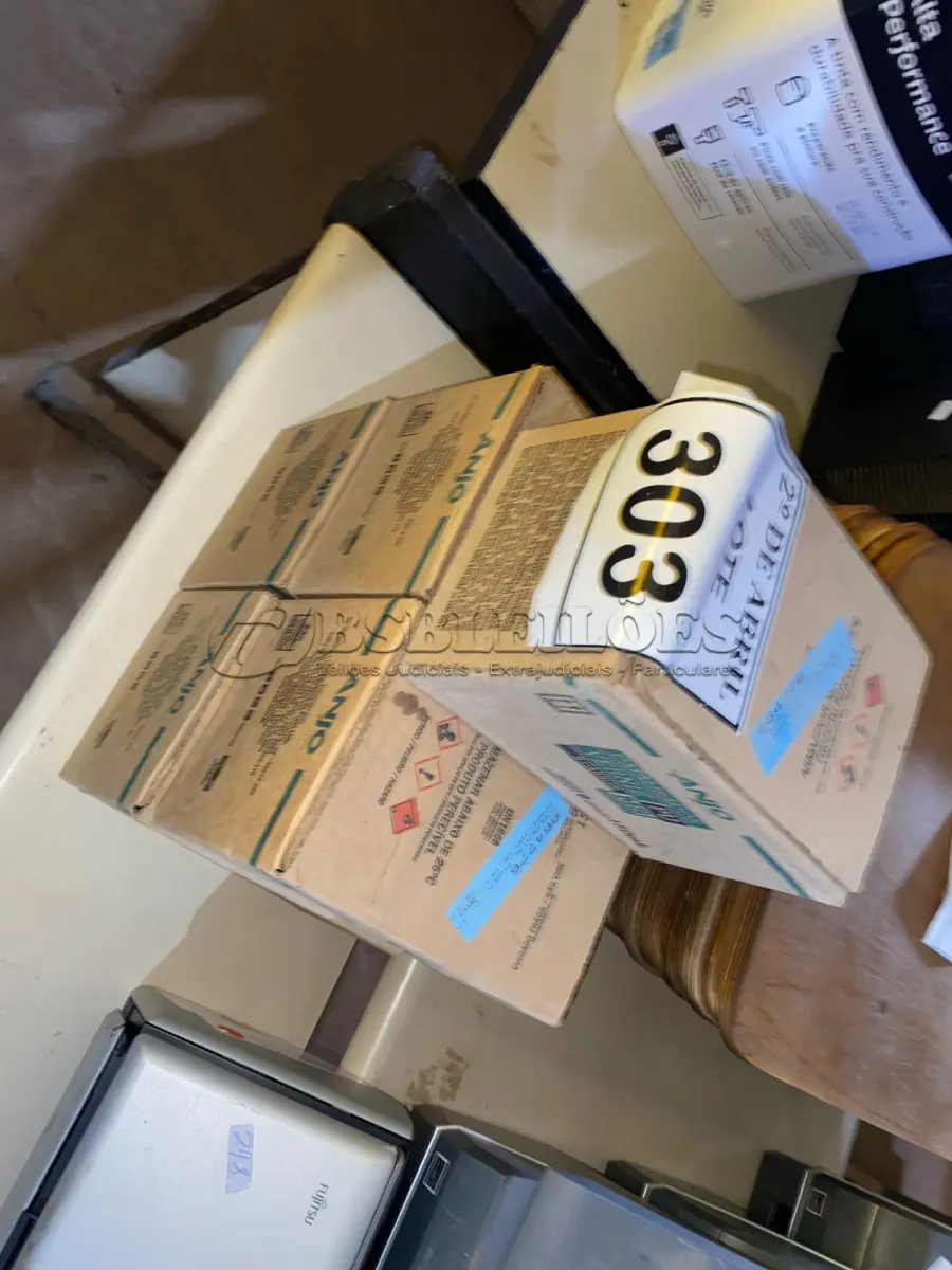 LOTE 303 - 05 CAIXAS COM 06 UNIDADES DE CATALIZADOR VERNIZ PU 150ML. (NO ESTADO) ATENÇÃO! FAZER A VISITAÇÃO ANTES DE ARREMATAR, NÃO SABEMOS SE FUNCIONA. LEILÃO NÃO TEM GARANTIA E NEM DEVOLUÇÃO, SUJEITO A POSSÍVEIS AVARIAS VISÍVEIS/OCULTAS E/OU AUSÊNCIA DE COMPONENTES.