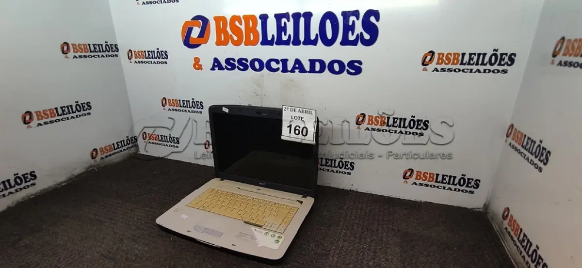 LOTE 160 - 01 NOTEBOOK ACER SEM FONTE. (NO ESTADO) ATENÇÃO! FAZER A VISITAÇÃO ANTES DE ARREMATAR, NÃO SABEMOS SE FUNCIONA. LEILÃO NÃO TEM GARANTIA E NEM DEVOLUÇÃO, SUJEITO A POSSÍVEIS AVARIAS VISÍVEIS/OCULTAS E/OU AUSÊNCIA DE COMPONENTES.