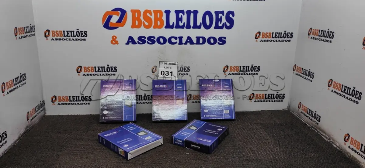 LOTE 031 - 05 REFLETORES DE LED 100W.(NOVO) (NO ESTADO) ATENÇÃO! FAZER A VISITAÇÃO ANTES DE ARREMATAR, NÃO SABEMOS SE FUNCIONA. LEILÃO NÃO TEM GARANTIA E NEM DEVOLUÇÃO, SUJEITO A POSSÍVEIS AVARIAS VISÍVEIS/OCULTAS E/OU AUSÊNCIA DE COMPONENTES.