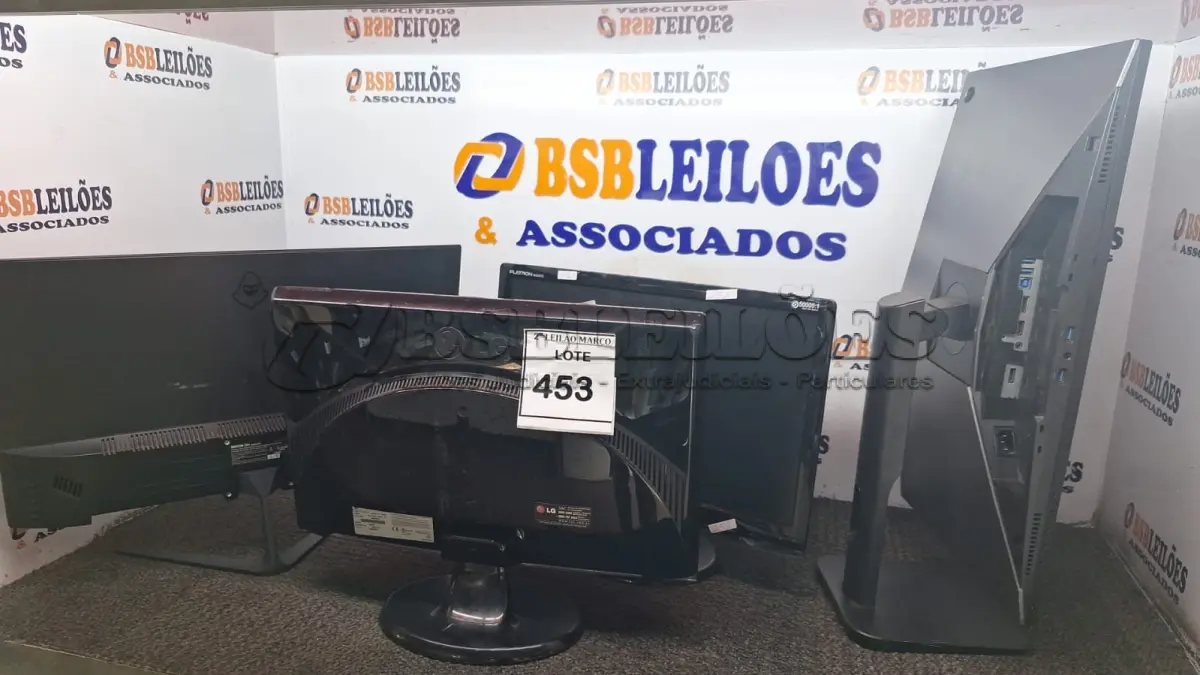 LOTE 453 - 04 MONITORES LCD MARCAS E MODELOS DIVERSOS C/AVARIAS. (NO ESTADO) ATENÇÃO! FAZER A VISITAÇÃO ANTES DE ARREMATAR, NÃO SABEMOS SE FUNCIONA. LEILÃO NÃO TEM GARANTIA E NEM DEVOLUÇÃO, SUJEITO A POSSÍVEIS AVARIAS VISÍVEIS/OCULTAS E/OU AUSÊNCIA DE COMPONENTES.