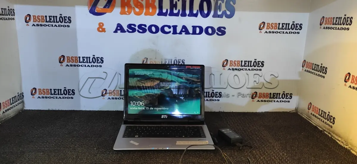 LOTE 072 - 01 NOTEBOOK SEMP TOSHIBA DUAL CORE HD 500GB E 2GB DE MEMÓRIA RAM COM FONTE E MALETA.    COM MALETA (NO ESTADO) ATENÇÃO! FAZER A VISITAÇÃO ANTES DE ARREMATAR, NÃO SABEMOS SE FUNCIONA. LEILÃO NÃO TEM GARANTIA E NEM DEVOLUÇÃO, SUJEITO A POSSÍVEIS AVARIAS VISÍVEIS/OCULTAS E/OU AUSÊNCIA DE COMPONENTES.