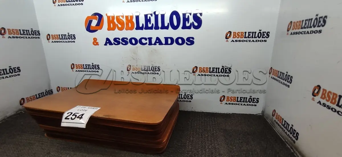 LOTE 254 - 20 TÁBUAS. (NO ESTADO) ATENÇÃO! FAZER A VISITAÇÃO ANTES DE ARREMATAR, NÃO SABEMOS SE FUNCIONA. LEILÃO NÃO TEM GARANTIA E NEM DEVOLUÇÃO, SUJEITO A POSSÍVEIS AVARIAS VISÍVEIS/OCULTAS E/OU AUSÊNCIA DE COMPONENTES.