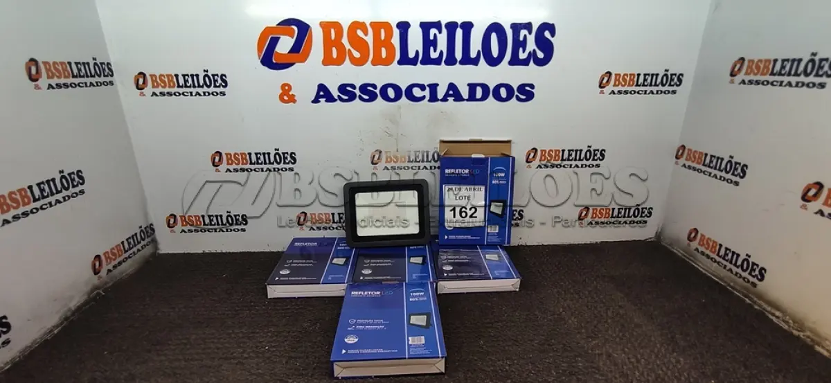 LOTE 162 - 05 REFLETORES DE LED 100W. (NOVO) (NO ESTADO) ATENÇÃO! FAZER A VISITAÇÃO ANTES DE ARREMATAR, NÃO SABEMOS SE FUNCIONA. LEILÃO NÃO TEM GARANTIA E NEM DEVOLUÇÃO, SUJEITO A POSSÍVEIS AVARIAS VISÍVEIS/OCULTAS E/OU AUSÊNCIA DE COMPONENTES.