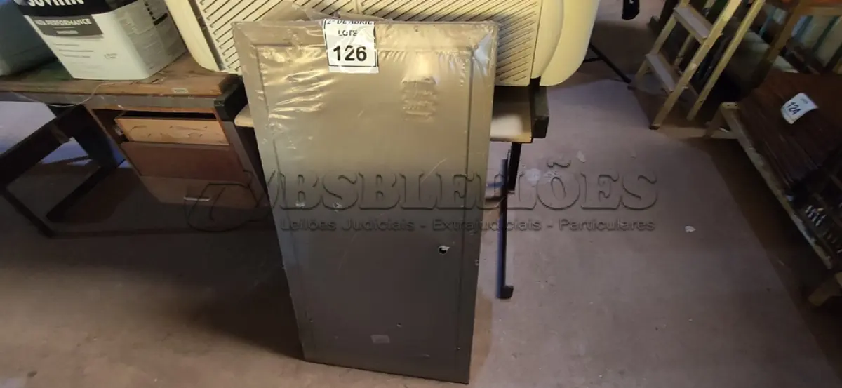 LOTE 126 - 01 QUADRO ELÉTRICO. (NO ESTADO) ATENÇÃO! FAZER A VISITAÇÃO ANTES DE ARREMATAR, NÃO SABEMOS SE FUNCIONA. LEILÃO NÃO TEM GARANTIA E NEM DEVOLUÇÃO, SUJEITO A POSSÍVEIS AVARIAS VISÍVEIS/OCULTAS E/OU AUSÊNCIA DE COMPONENTES.