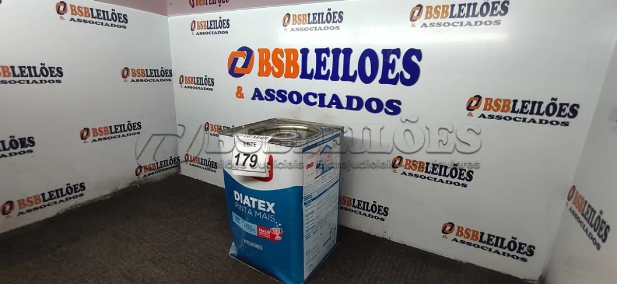 LOTE 179 - 01 LATA DE TINTA 16L/ 18L INTERIORES/EXTERIORES ACRÍLICO FOSCO IQUINE BASE P. (NOVO) (NO ESTADO) ATENÇÃO! FAZER A VISITAÇÃO ANTES DE ARREMATAR, NÃO SABEMOS SE FUNCIONA. LEILÃO NÃO TEM GARANTIA E NEM DEVOLUÇÃO, SUJEITO A POSSÍVEIS AVARIAS VISÍVEIS/OCULTAS E/OU AUSÊNCIA DE COMPONENTES.