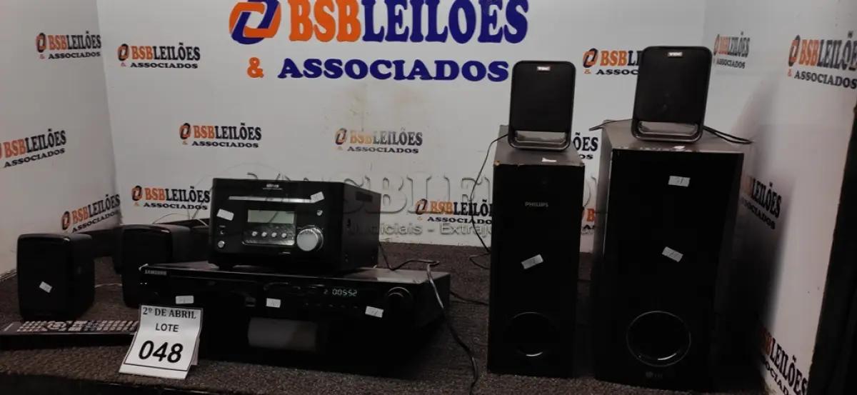 LOTE 048 - 01 HOME THEATHER SAMSUNG. (NO ESTADO) ATENÇÃO! FAZER A VISITAÇÃO ANTES DE ARREMATAR, NÃO SABEMOS SE FUNCIONA. LEILÃO NÃO TEM GARANTIA E NEM DEVOLUÇÃO, SUJEITO A POSSÍVEIS AVARIAS VISÍVEIS/OCULTAS E/OU AUSÊNCIA DE COMPONENTES.