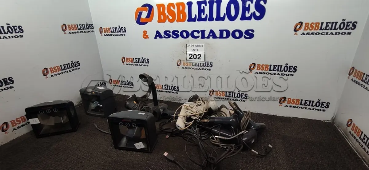 LOTE 202 - 01 LOTE COM LEITORES DE CÓDIGO DE BARRAS. (NO ESTADO) ATENÇÃO! FAZER A VISITAÇÃO ANTES DE ARREMATAR, NÃO SABEMOS SE FUNCIONA. LEILÃO NÃO TEM GARANTIA E NEM DEVOLUÇÃO, SUJEITO A POSSÍVEIS AVARIAS VISÍVEIS/OCULTAS E/OU AUSÊNCIA DE COMPONENTES.
