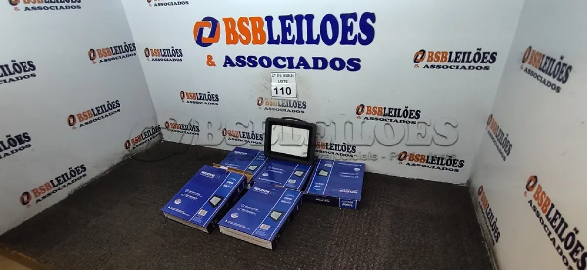 LOTE 110 - 05 REFLETORES DE LED 100W.(NOVO) (NO ESTADO) ATENÇÃO! FAZER A VISITAÇÃO ANTES DE ARREMATAR, NÃO SABEMOS SE FUNCIONA. LEILÃO NÃO TEM GARANTIA E NEM DEVOLUÇÃO, SUJEITO A POSSÍVEIS AVARIAS VISÍVEIS/OCULTAS E/OU AUSÊNCIA DE COMPONENTES.