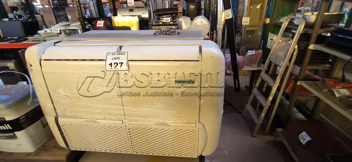 LOTE 127 - 01 AR-CONDICIONADO SPRINGER. (NÃO SABEMOS OS BTUS). (NO ESTADO) ATENÇÃO! FAZER A VISITAÇÃO ANTES DE ARREMATAR, NÃO SABEMOS SE FUNCIONA. LEILÃO NÃO TEM GARANTIA E NEM DEVOLUÇÃO, SUJEITO A POSSÍVEIS AVARIAS VISÍVEIS/OCULTAS E/OU AUSÊNCIA DE COMPONENTES.