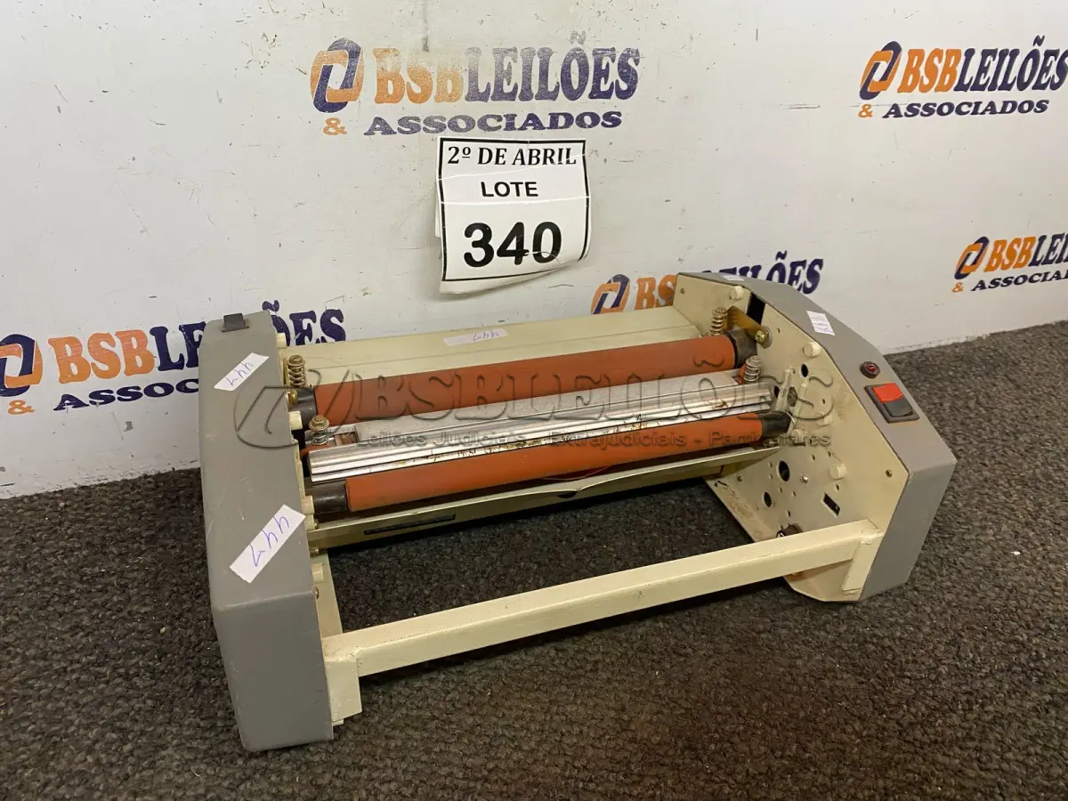 LOTE 340 - 01 EM PLASTIFICADORA. (NO ESTADO) ATENÇÃO! FAZER A VISITAÇÃO ANTES DE ARREMATAR, NÃO SABEMOS SE FUNCIONA. LEILÃO NÃO TEM GARANTIA E NEM DEVOLUÇÃO, SUJEITO A POSSÍVEIS AVARIAS VISÍVEIS/OCULTAS E/OU AUSÊNCIA DE COMPONENTES.