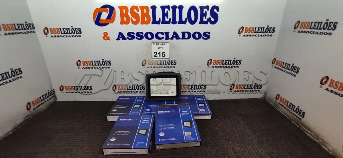LOTE 215 - 05 REFLETORES DE LED 100W.(NOVO) (NO ESTADO) ATENÇÃO! FAZER A VISITAÇÃO ANTES DE ARREMATAR, NÃO SABEMOS SE FUNCIONA. LEILÃO NÃO TEM GARANTIA E NEM DEVOLUÇÃO, SUJEITO A POSSÍVEIS AVARIAS VISÍVEIS/OCULTAS E/OU AUSÊNCIA DE COMPONENTES.
