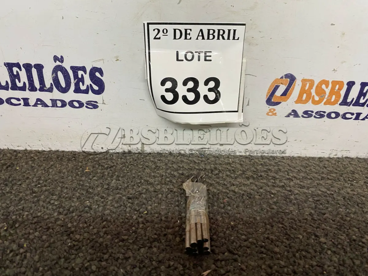 LOTE 333 - 12 BROCAS DIVERSAS PARA MADEIRA. (NO ESTADO) ATENÇÃO! FAZER A VISITAÇÃO ANTES DE ARREMATAR, NÃO SABEMOS SE FUNCIONA. LEILÃO NÃO TEM GARANTIA E NEM DEVOLUÇÃO, SUJEITO A POSSÍVEIS AVARIAS VISÍVEIS/OCULTAS E/OU AUSÊNCIA DE COMPONENTES.
