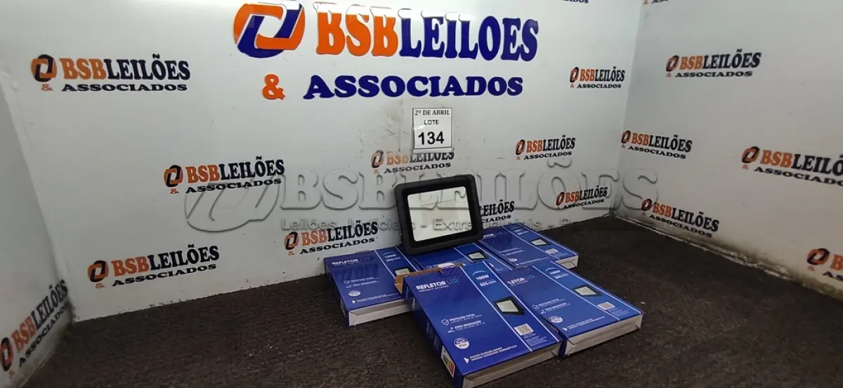 LOTE 134 - 05 REFLETORES DE LED 100W.(NOVO) (NO ESTADO) ATENÇÃO! FAZER A VISITAÇÃO ANTES DE ARREMATAR, NÃO SABEMOS SE FUNCIONA. LEILÃO NÃO TEM GARANTIA E NEM DEVOLUÇÃO, SUJEITO A POSSÍVEIS AVARIAS VISÍVEIS/OCULTAS E/OU AUSÊNCIA DE COMPONENTES.