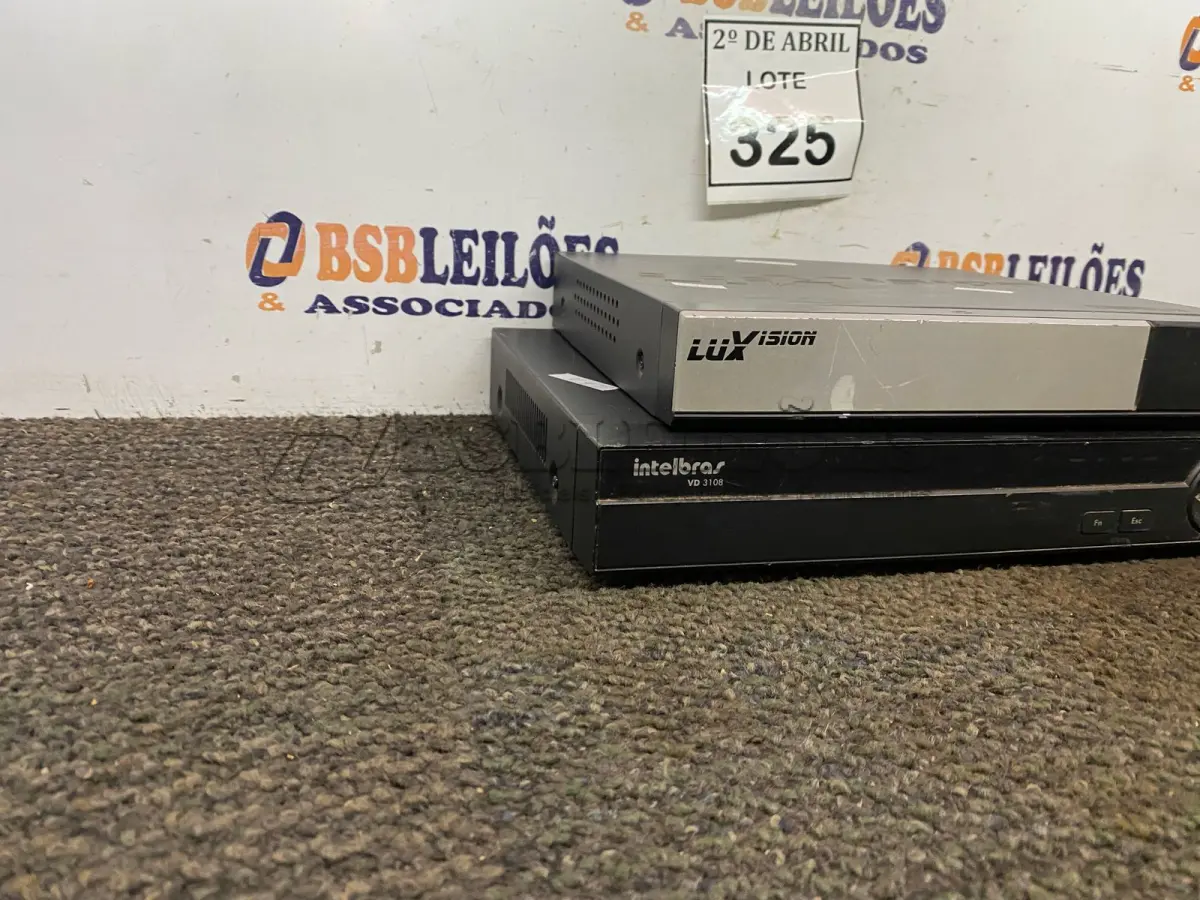 LOTE 325 - 01 DVR INTELBRAS E 01 DVR LUX VISION. (NO ESTADO) ATENÇÃO! FAZER A VISITAÇÃO ANTES DE ARREMATAR, NÃO SABEMOS SE FUNCIONA. LEILÃO NÃO TEM GARANTIA E NEM DEVOLUÇÃO, SUJEITO A POSSÍVEIS AVARIAS VISÍVEIS/OCULTAS E/OU AUSÊNCIA DE COMPONENTES.