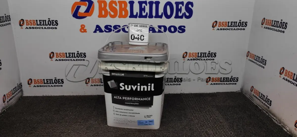 LOTE 040 - 01 BALDE DE TINTA SUVINIL INTERIORES FOSCOS 18L NA COR FOSCO BRANCO. VENCIMENTO 10/2027 (NOVO) (NO ESTADO) ATENÇÃO! FAZER A VISITAÇÃO ANTES DE ARREMATAR, NÃO SABEMOS SE FUNCIONA. LEILÃO NÃO TEM GARANTIA E NEM DEVOLUÇÃO, SUJEITO A POSSÍVEIS AVARIAS VISÍVEIS/OCULTAS E/OU AUSÊNCIA DE COMPONENTES.