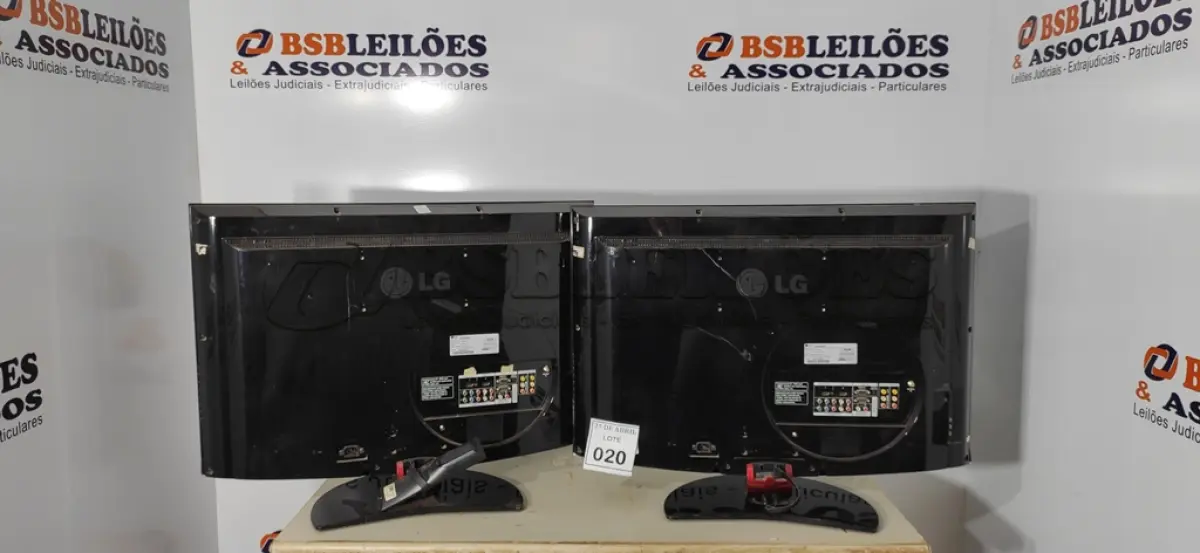 LOTE 020 - 02 TV’S DIVERSAS. (NO ESTADO) ATENÇÃO! FAZER A VISITAÇÃO ANTES DE ARREMATAR, NÃO SABEMOS SE FUNCIONA. LEILÃO NÃO TEM GARANTIA E NEM DEVOLUÇÃO, SUJEITO A POSSÍVEIS AVARIAS VISÍVEIS/OCULTAS E/OU AUSÊNCIA DE COMPONENTES.
