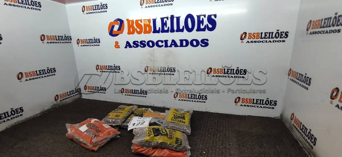 LOTE 122 - 08 KG DE PREGOS DIVERSOS. (NO ESTADO) ATENÇÃO! FAZER A VISITAÇÃO ANTES DE ARREMATAR, NÃO SABEMOS SE FUNCIONA. LEILÃO NÃO TEM GARANTIA E NEM DEVOLUÇÃO, SUJEITO A POSSÍVEIS AVARIAS VISÍVEIS/OCULTAS E/OU AUSÊNCIA DE COMPONENTES.