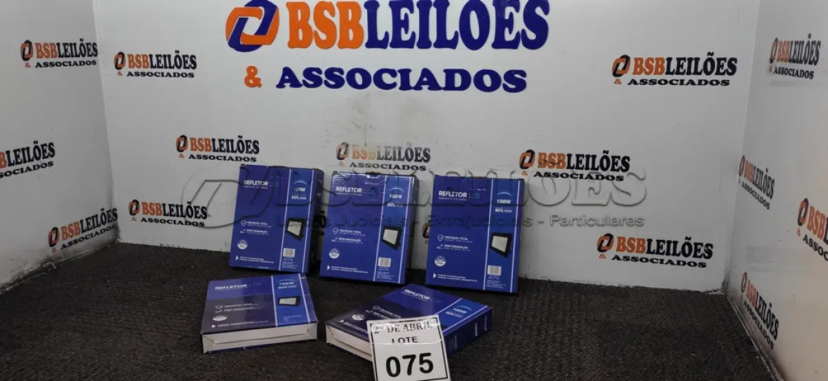 LOTE 075 - 05 REFLETORES DE LED 100W.(NOVO) (NO ESTADO) ATENÇÃO! FAZER A VISITAÇÃO ANTES DE ARREMATAR, NÃO SABEMOS SE FUNCIONA. LEILÃO NÃO TEM GARANTIA E NEM DEVOLUÇÃO, SUJEITO A POSSÍVEIS AVARIAS VISÍVEIS/OCULTAS E/OU AUSÊNCIA DE COMPONENTES.