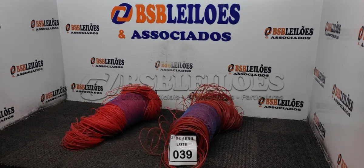 LOTE 039 - 02 ROLOS DE FIO DE NYLON PARA ROÇADEIRA. (NO ESTADO) ATENÇÃO! FAZER A VISITAÇÃO ANTES DE ARREMATAR, NÃO SABEMOS SE FUNCIONA. LEILÃO NÃO TEM GARANTIA E NEM DEVOLUÇÃO, SUJEITO A POSSÍVEIS AVARIAS VISÍVEIS/OCULTAS E/OU AUSÊNCIA DE COMPONENTES.