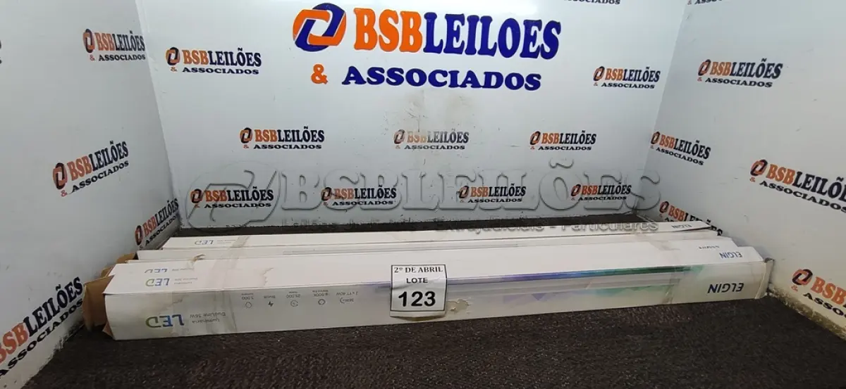 LOTE 123 - 05 LÂMPADAS DE LED ELGIN. (NO ESTADO) ATENÇÃO! FAZER A VISITAÇÃO ANTES DE ARREMATAR, NÃO SABEMOS SE FUNCIONA. LEILÃO NÃO TEM GARANTIA E NEM DEVOLUÇÃO, SUJEITO A POSSÍVEIS AVARIAS VISÍVEIS/OCULTAS E/OU AUSÊNCIA DE COMPONENTES.