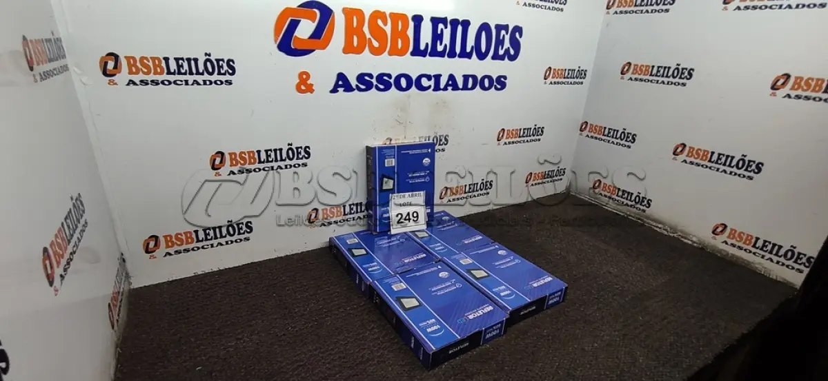 LOTE 249 - 05 REFLETORES DE LED 100W. (NOVO) (NO ESTADO) ATENÇÃO! FAZER A VISITAÇÃO ANTES DE ARREMATAR, NÃO SABEMOS SE FUNCIONA. LEILÃO NÃO TEM GARANTIA E NEM DEVOLUÇÃO, SUJEITO A POSSÍVEIS AVARIAS VISÍVEIS/OCULTAS E/OU AUSÊNCIA DE COMPONENTES.
