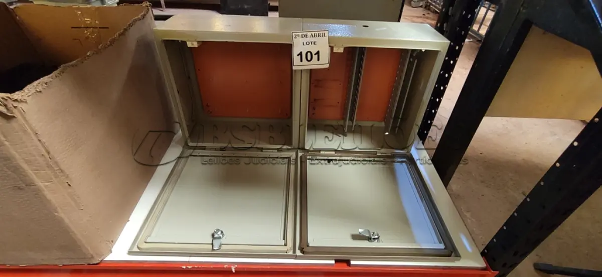 LOTE 101 - 02 QUADROS ELÉTRICOS. (NO ESTADO) ATENÇÃO! FAZER A VISITAÇÃO ANTES DE ARREMATAR, NÃO SABEMOS SE FUNCIONA. LEILÃO NÃO TEM GARANTIA E NEM DEVOLUÇÃO, SUJEITO A POSSÍVEIS AVARIAS VISÍVEIS/OCULTAS E/OU AUSÊNCIA DE COMPONENTES.