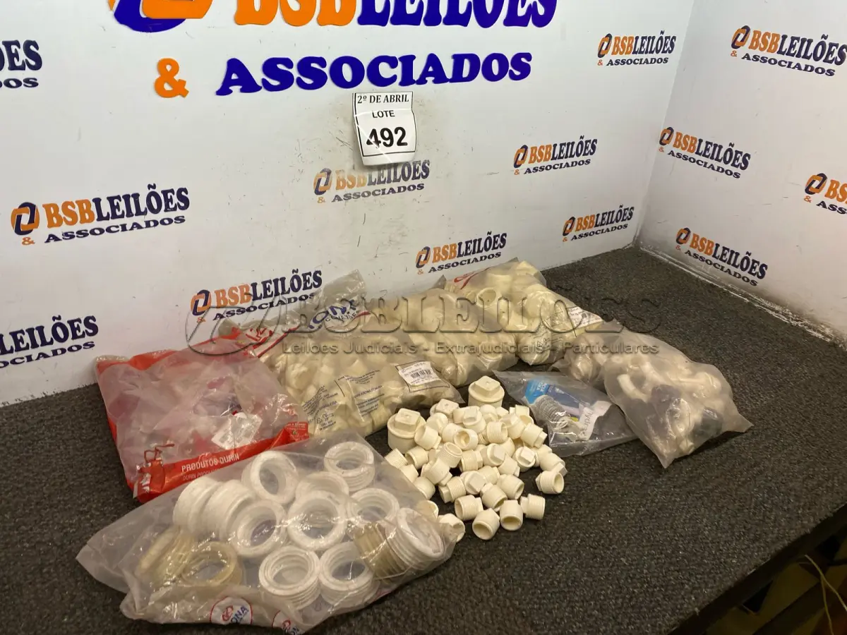 LOTE 492 - 01 LOTE COM TORNEIRAS PLÁSTICAS E TAMPÕES. (NO ESTADO) ATENÇÃO! FAZER A VISITAÇÃO ANTES DE ARREMATAR, NÃO SABEMOS SE FUNCIONA. LEILÃO NÃO TEM GARANTIA E NEM DEVOLUÇÃO, SUJEITO A POSSÍVEIS AVARIAS VISÍVEIS/OCULTAS E/OU AUSÊNCIA DE COMPONENTES.