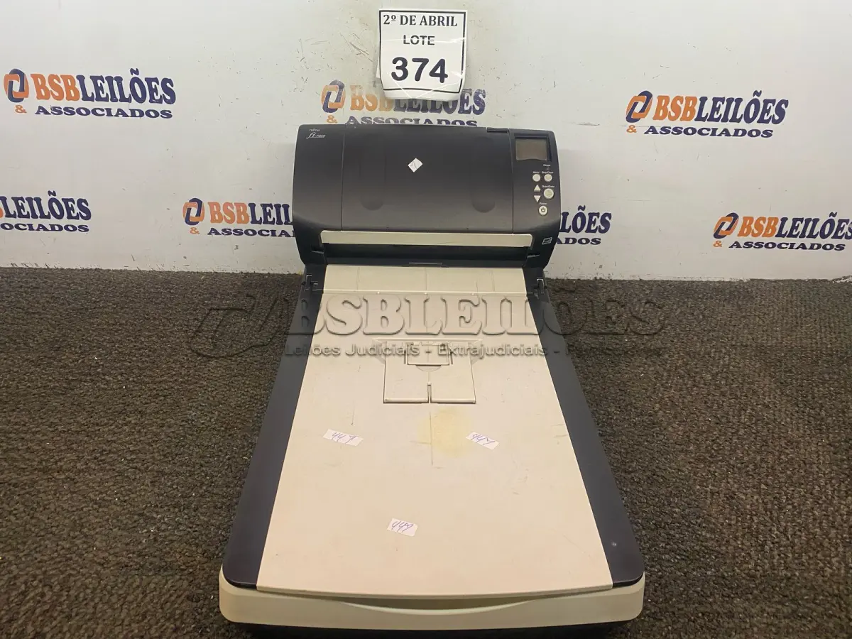 LOTE 374 - 01 SCANNER FUJITSU. (NO ESTADO) ATENÇÃO! FAZER A VISITAÇÃO ANTES DE ARREMATAR, NÃO SABEMOS SE FUNCIONA. LEILÃO NÃO TEM GARANTIA E NEM DEVOLUÇÃO, SUJEITO A POSSÍVEIS AVARIAS VISÍVEIS/OCULTAS E/OU AUSÊNCIA DE COMPONENTES.