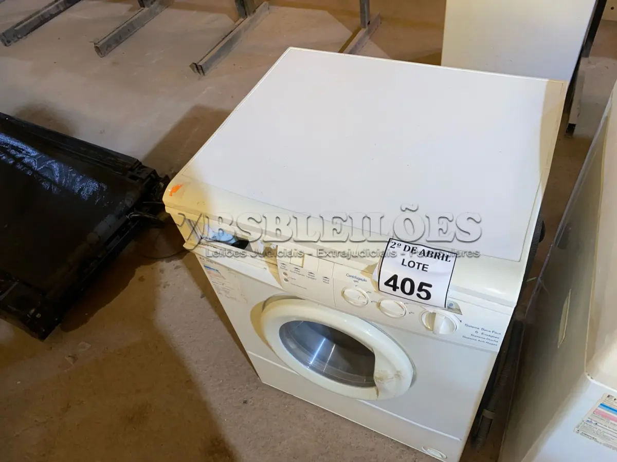 LOTE 405 - 01 MÁQUINA DE LAVAR ROUPAS BOSCH   220 VOLTS COM AVARIAS. (NO ESTADO) ATENÇÃO! FAZER A VISITAÇÃO ANTES DE ARREMATAR, NÃO SABEMOS SE FUNCIONA. LEILÃO NÃO TEM GARANTIA E NEM DEVOLUÇÃO, SUJEITO A POSSÍVEIS AVARIAS VISÍVEIS/OCULTAS E/OU AUSÊNCIA DE COMPONENTES.