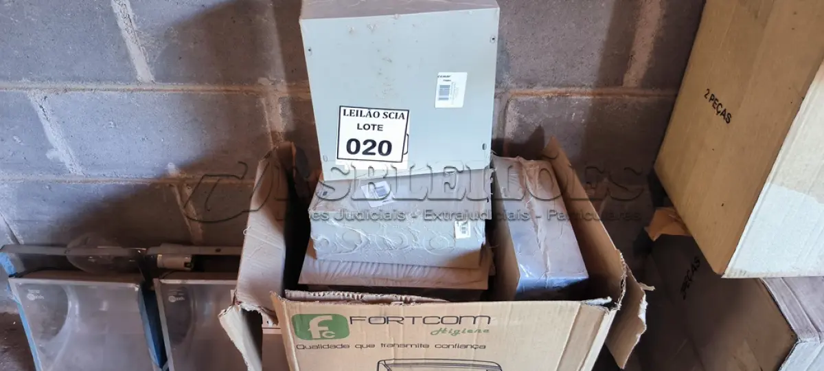 LOTE 020 - 01 LOTE COM CAIXAS DE PASSAGENS.  (NO ESTADO) ATENÇÃO! FAZER A VISITAÇÃO ANTES DE ARREMATAR, NÃO SABEMOS SE FUNCIONA. LEILÃO NÃO TEM GARANTIA E NEM DEVOLUÇÃO, SUJEITO A POSSÍVEIS AVARIAS VISÍVEIS/OCULTAS E/OU AUSÊNCIA DE COMPONENTES.