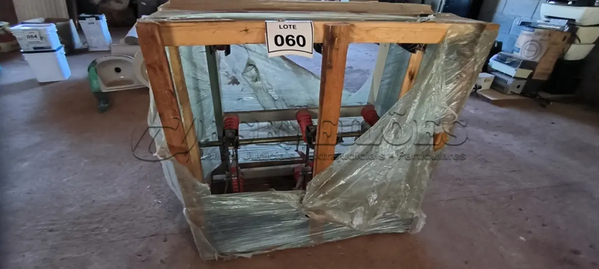 LOTE 060 -  01 CHAVE DE FUSÍVEL (NO ESTADO) ATENÇÃO! FAZER A VISITAÇÃO ANTES DE ARREMATAR, NÃO SABEMOS SE FUNCIONA. LEILÃO NÃO TEM GARANTIA E NEM DEVOLUÇÃO, SUJEITO A POSSÍVEIS AVARIAS VISÍVEIS/OCULTAS E/OU AUSÊNCIA DE COMPONENTES.
