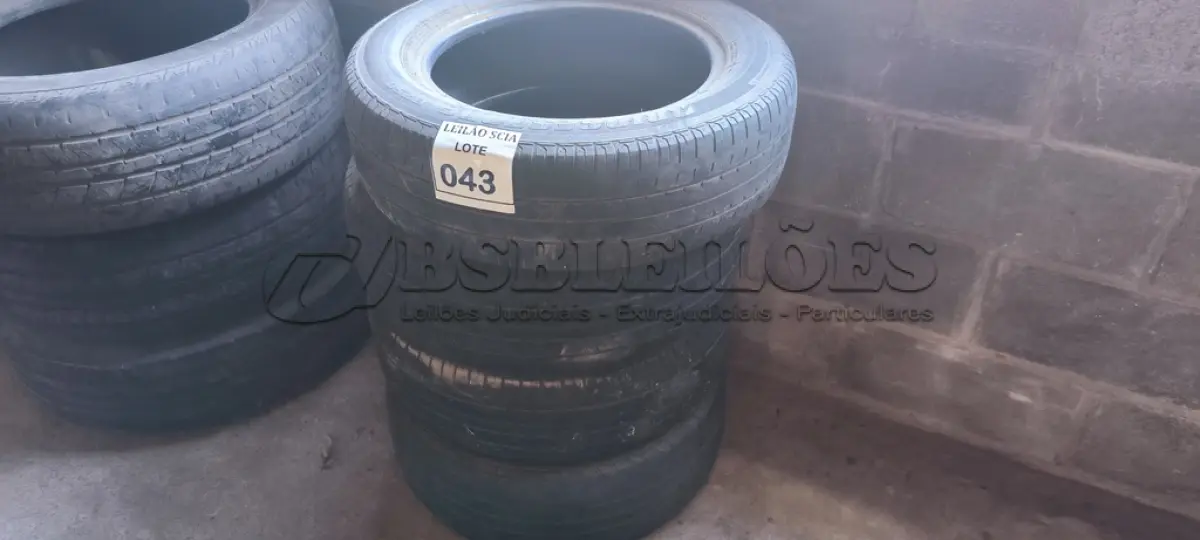 LOTE 043 - 03 PNEUS 205/60/15 E 01 PNEU 185/65/15.  (NO ESTADO) ATENÇÃO! FAZER A VISITAÇÃO ANTES DE ARREMATAR, NÃO SABEMOS SE FUNCIONA. LEILÃO NÃO TEM GARANTIA E NEM DEVOLUÇÃO, SUJEITO A POSSÍVEIS AVARIAS VISÍVEIS/OCULTAS E/OU AUSÊNCIA DE COMPONENTES.